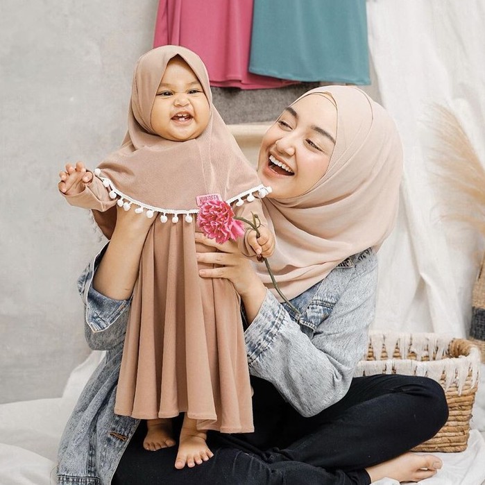 Gamis Bayi Newborn Khaireen / Gamis Bayi Perempuan Pompom Cantik / Gamis Anak Perempuan