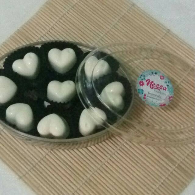 

Coklat Praline/White Chocolate/Coklat Putih/Coklat lebaran/Coklat Valentine✔halal✔enak✔homemade