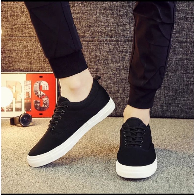 HUMAIRAH_OLDSHOP || Sepatu Vans Authentic black n white sepatu berbahan kanvas sepatu murah berkualitas