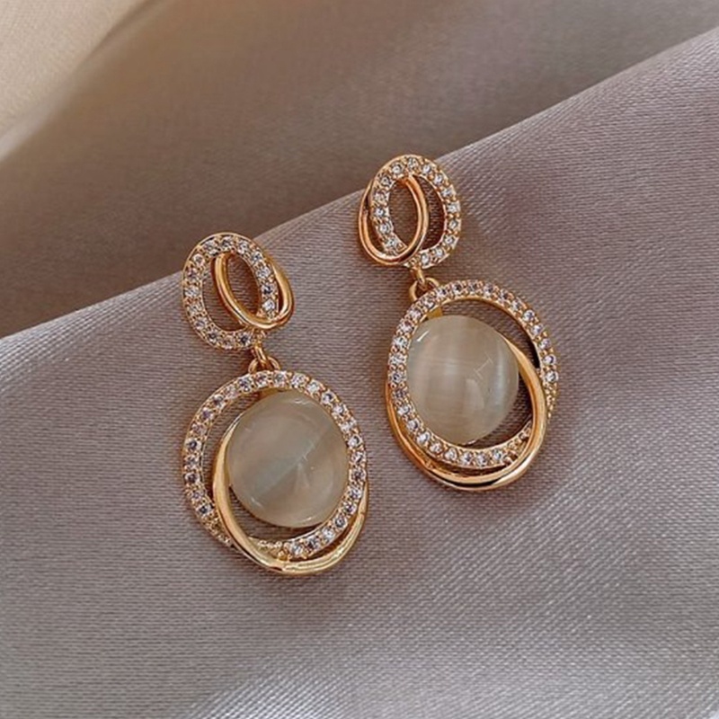 Anting Stud Desain Bunga Kristal Mutiara Bahan Alloy Gaya Korea Klasik Untuk Wanita