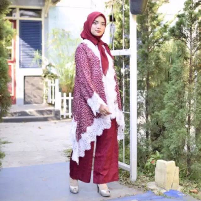Set Wanita Hanna Lace Kebaya Renda Kulot Batik Viscose Set Wanita Hanna Lace Kebaya Renda Kulot Batik Viscose