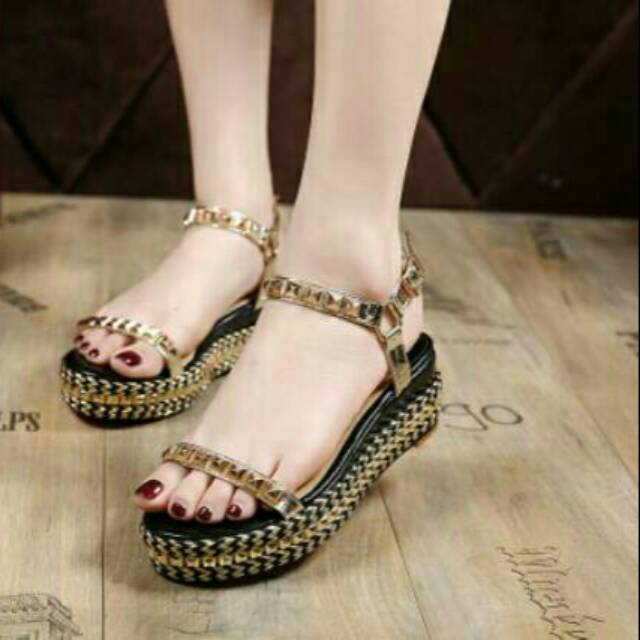 SANDAL CHRISTIAN LOUBOUTIN Realpict geser kesamping