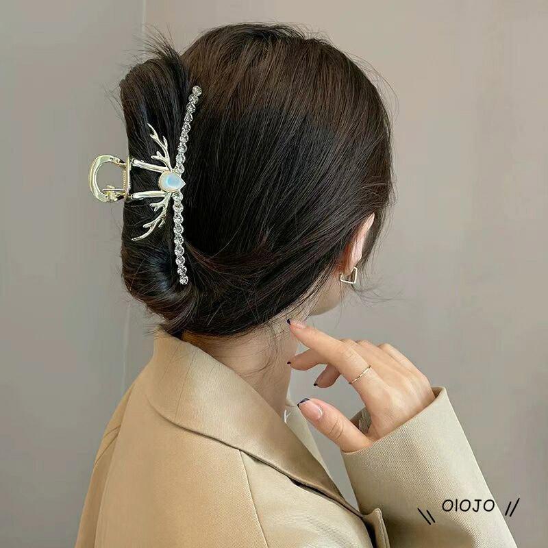 Jepit Rambut Wanita Bahan Metal Aksen Mutiara Dan Berlian Imitasi Untuk Musim Panas ol2