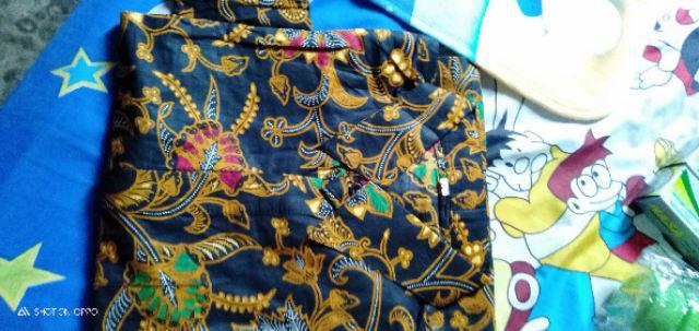 Kemeja Batik Kupu Putih