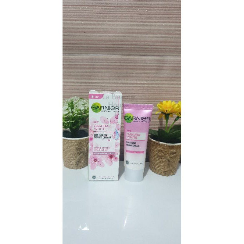 TERMURAH Garnier Sakura White Cream Siang Whitening Serum Cream UV 20ml/Krim siang hari