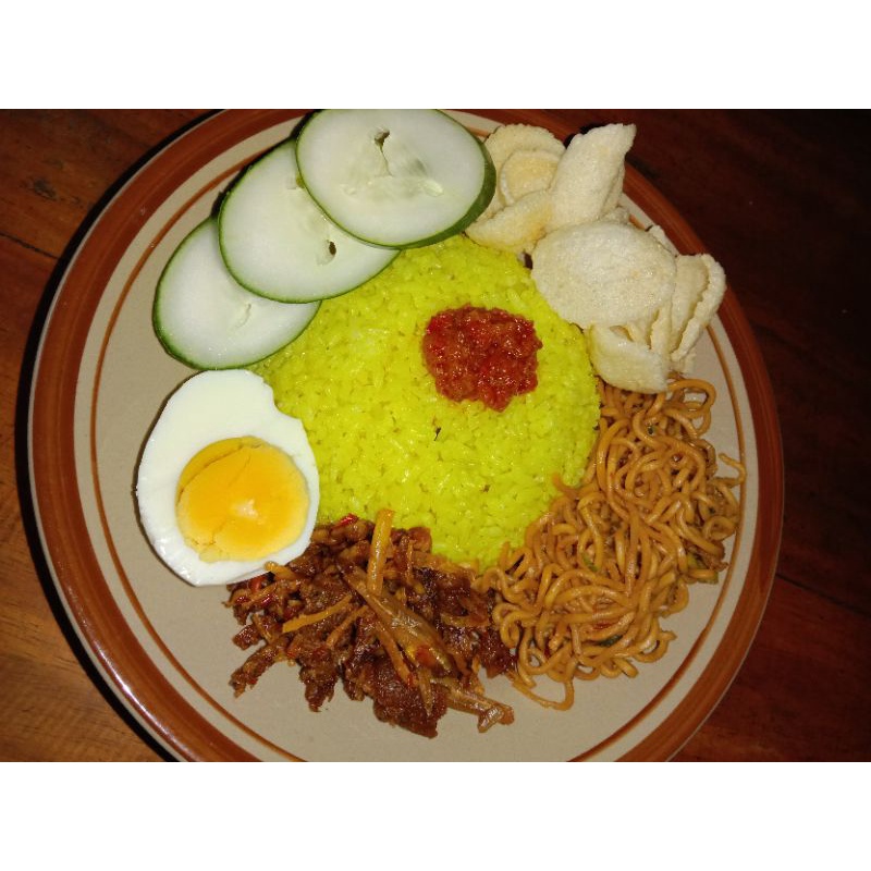 

Nasi kuning Manado Ayu