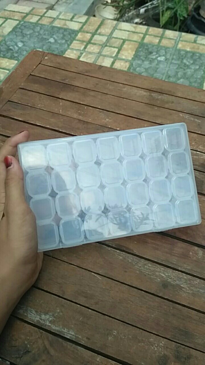 28 Slots Plastic Storage Box Diamond Painting Kits Nail Art Rhinestone Tools