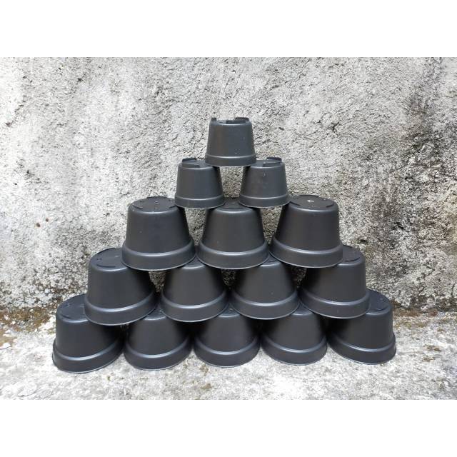 Pot Hitam 10 / Pot hitam 15 kecil / pot hitam