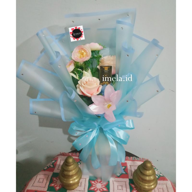 BUKET BUNGA / MINI GOLD / Hand Bouquet / Buket bunga artificial + Mini gold / Buket wisuda / Kado