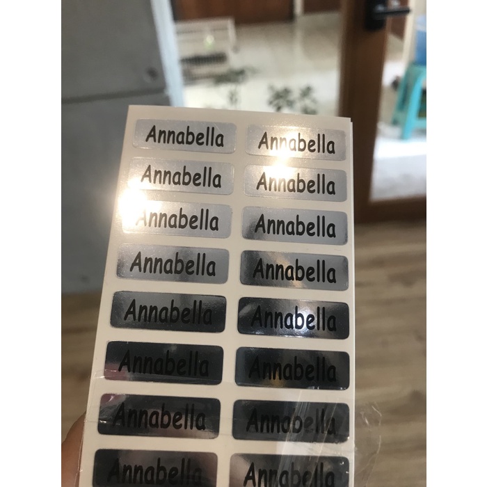 

PEREKAT-PENGIKAT- STIKER LABEL NAMA METALIK SILVER WATERPROOF - METALIK SILVER -PENGIKAT-PEREKAT.