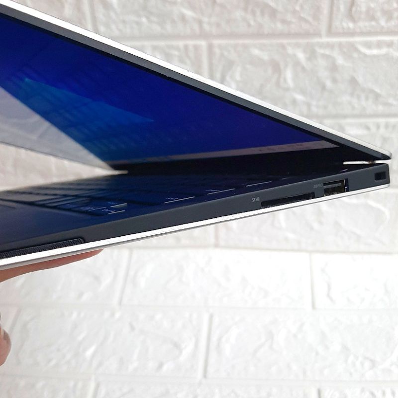 Dell XPS 13 9370 Core i5 8th Gen MURAH RAM 16GB SSD NVMe Touchscreen