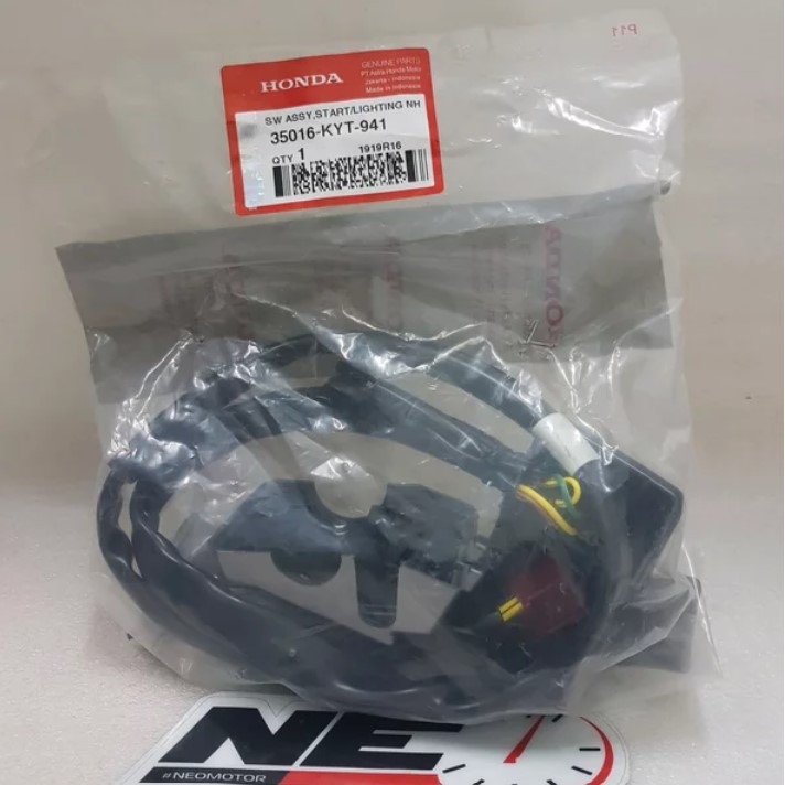 Saklar Kanan Scoopy Karbu AHM 35016KYT941