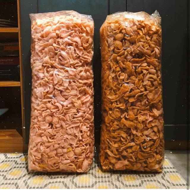 

Kerupuk ikan pedas daun jeruk