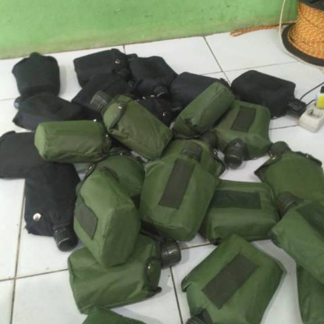 BOTOL MINUM TNI/VEPLES TNI HIJAU &amp; HITAM