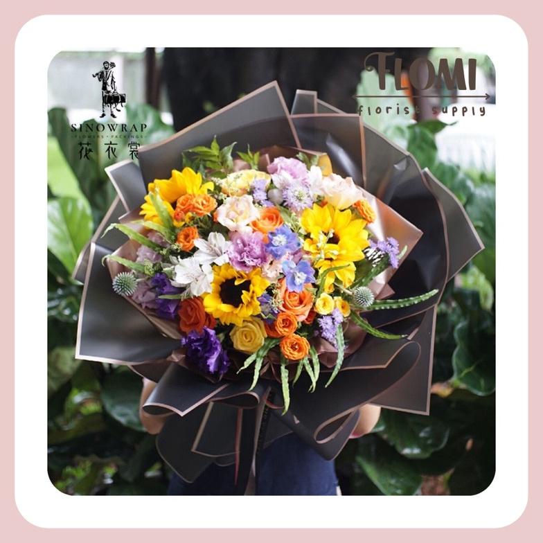 

Flower Wrapping Paper Sinowrap Gold Frame / 20 Lembar / Wrapping Paper Polos Colorful Frame / Kertas Buket Bunga / Kertas Cellophane / Kertas Bungkus Bouquet Bunga / Kertas Kado