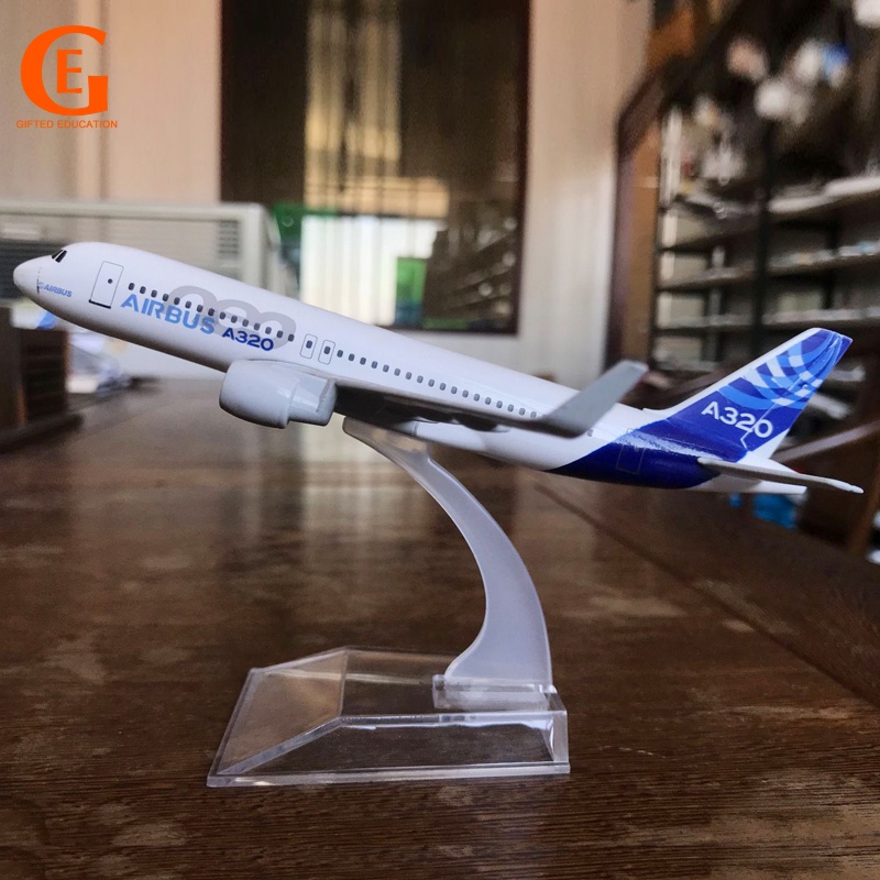 Model Pesawat Terbang Airbus 320 Die-cast A320 Prototype Bahan Metal Dengan Stand Display Untuk Koleksi