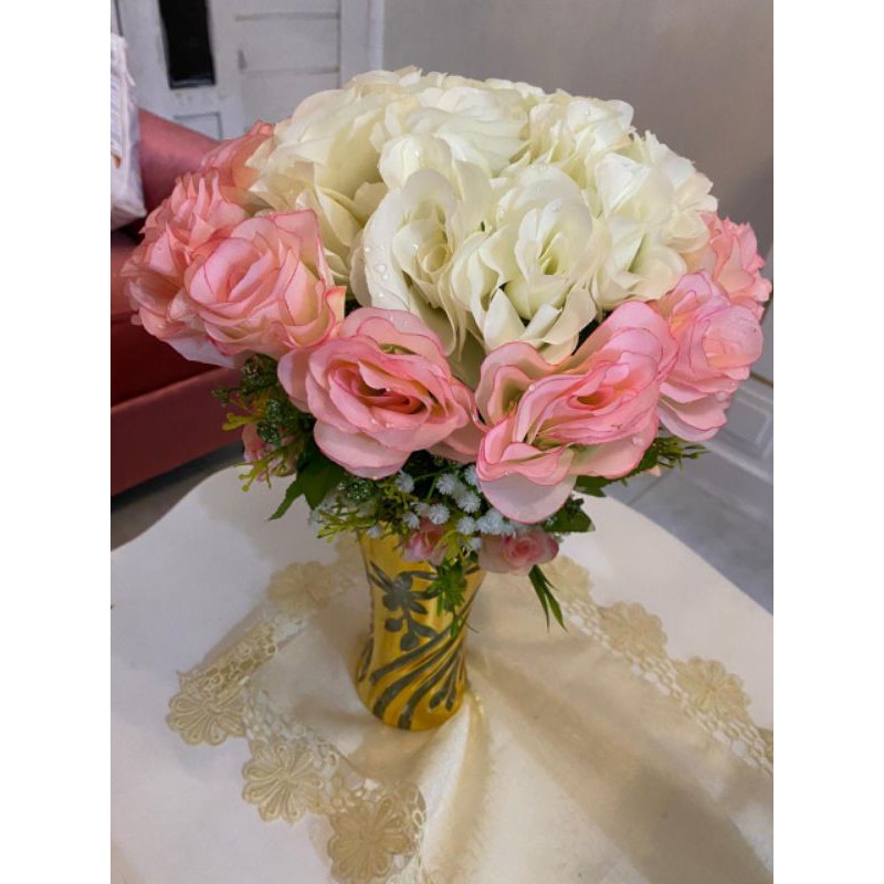 Vas Keramik Bunga Mawar