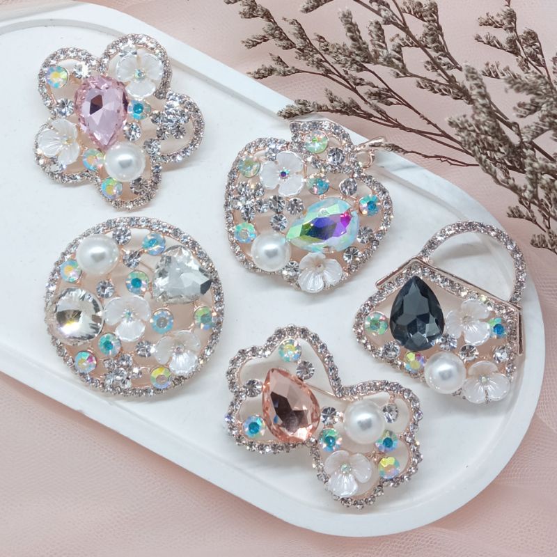 PREMIUM BROOCH BUNGA BAUHINIA CRYSTAL RHINESTONE