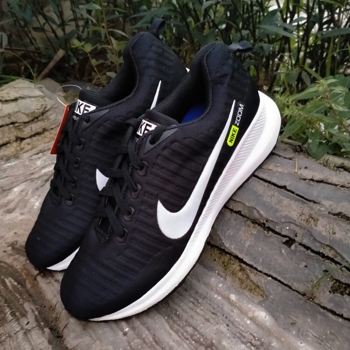 Jual Sepatu Lari Pria Nike Zoom Pegasus Turbo Shield Hitam Putih ...