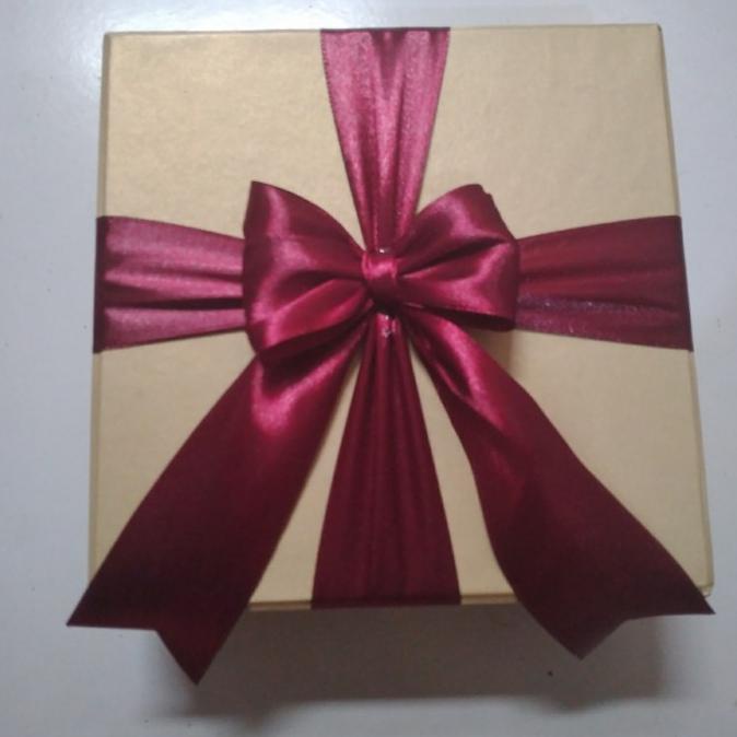

[COD] kotak kado kecil, bungkus hadiah ,box hampers , hardbox (15x15x5) [COD]