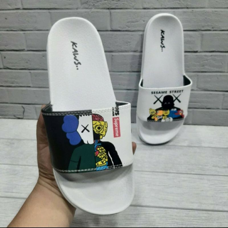 Sendal KAWS Supreme Sesame Street / Sandal slide-slop pria wanita murah-Kaws Putih