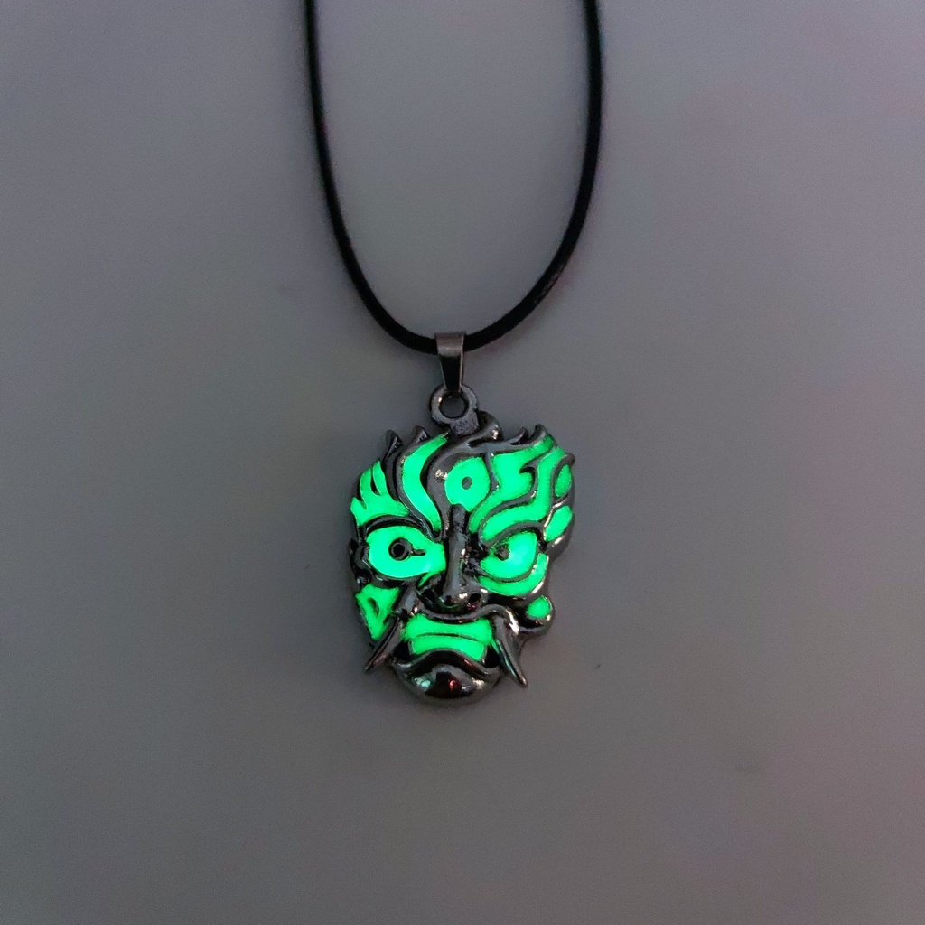 2022 Kalung Liontin Topeng Hantu luminous Gaya Punk Untuk Pria