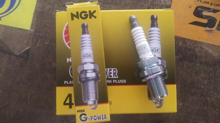 Busi Spark Plug Mobil Daihatsu Taruna Platinum BKR6EGP NGK Asli PROMO