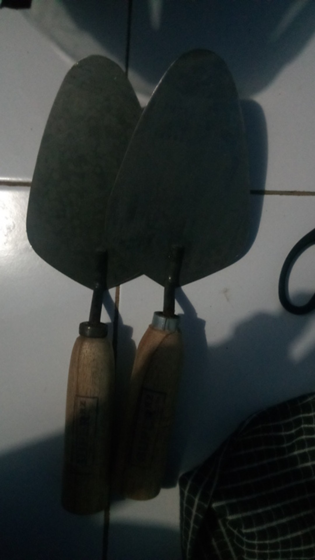 Sendok Semen Tanah Taman Kecil Lancip Gagang Kayu Murah