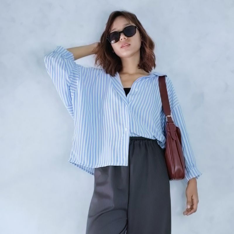 kemeja jumbo garis-BW garis sky