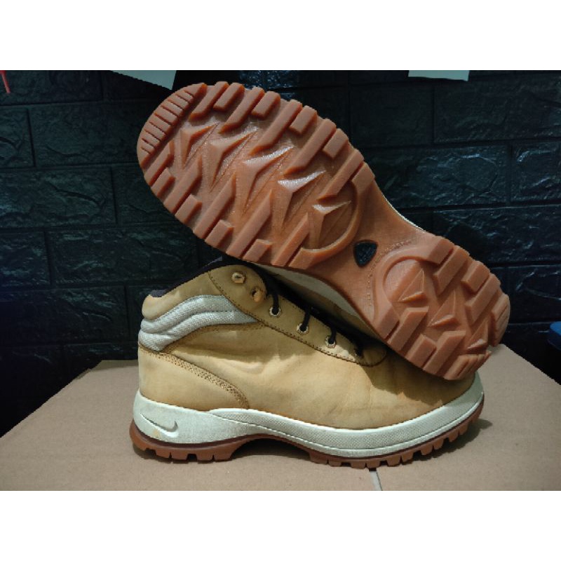 Sepatu Second Nike Boots ACG 44