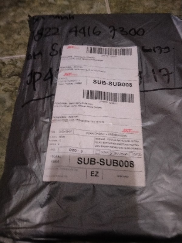 Kemeja Batik Semi Sutra Silky Berfuring Kantong Paspol Dan Bawah Kanan Kiri Busa D Pundak Pekalongan