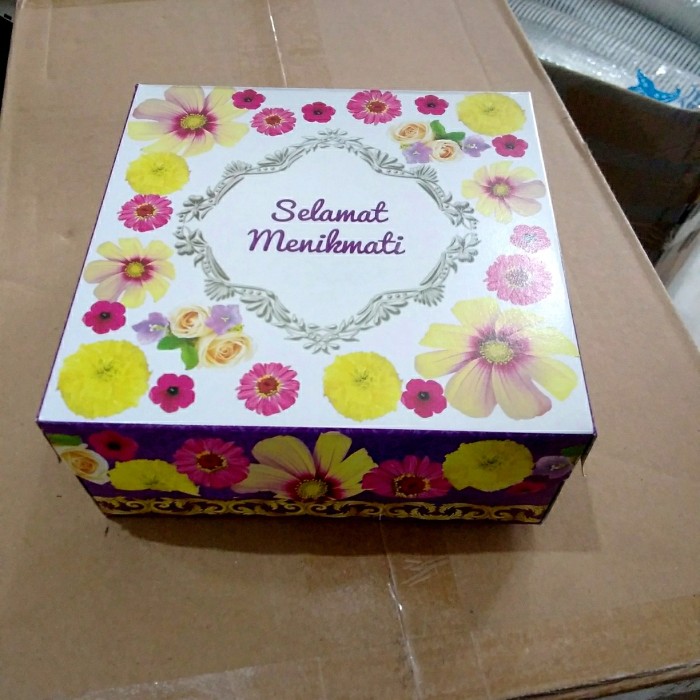 

Dus Snack (snack box) 15x15 motif bunga ungu/orange