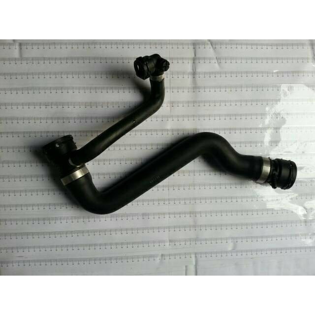 Selang radiator atas BMW E90 320i