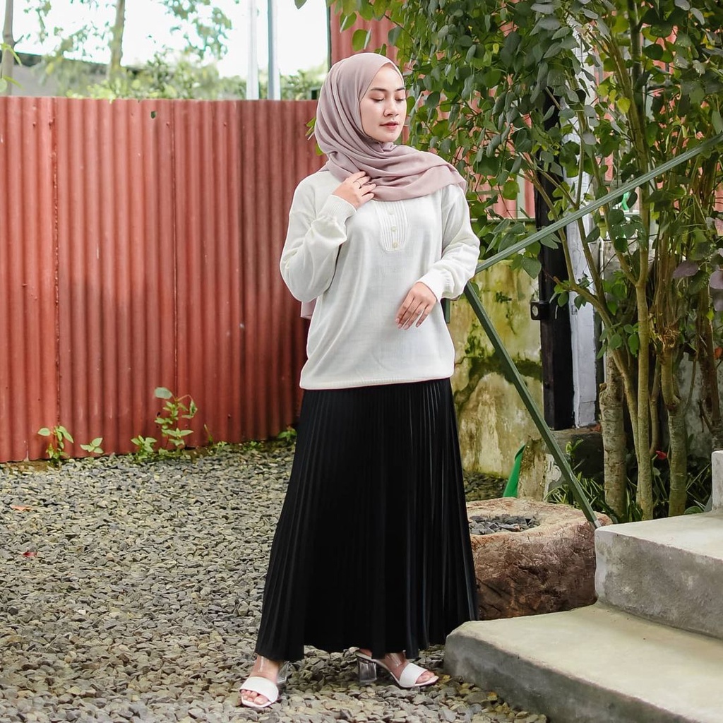 Sweater Rajut Delica Outwear Basic Polos Wanita