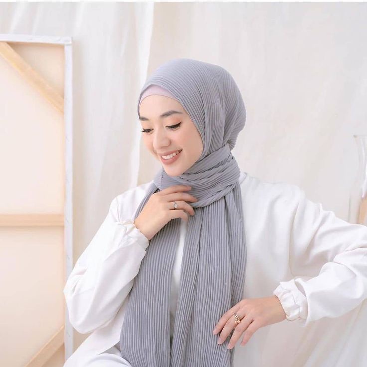 Hijab pashmina plisket perempuan muslimah