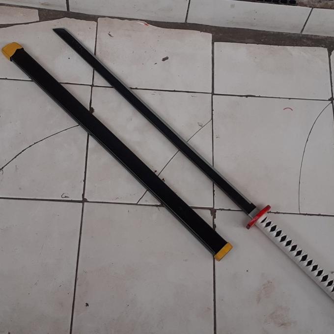 MAINAN PEDANG COSPLAY Nichirin hitam Katana Rengoku Dari anime kimetsu barang ready