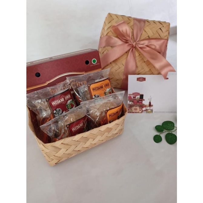 

Premium Product!!! Hampers Nuraga - Paling Dicari