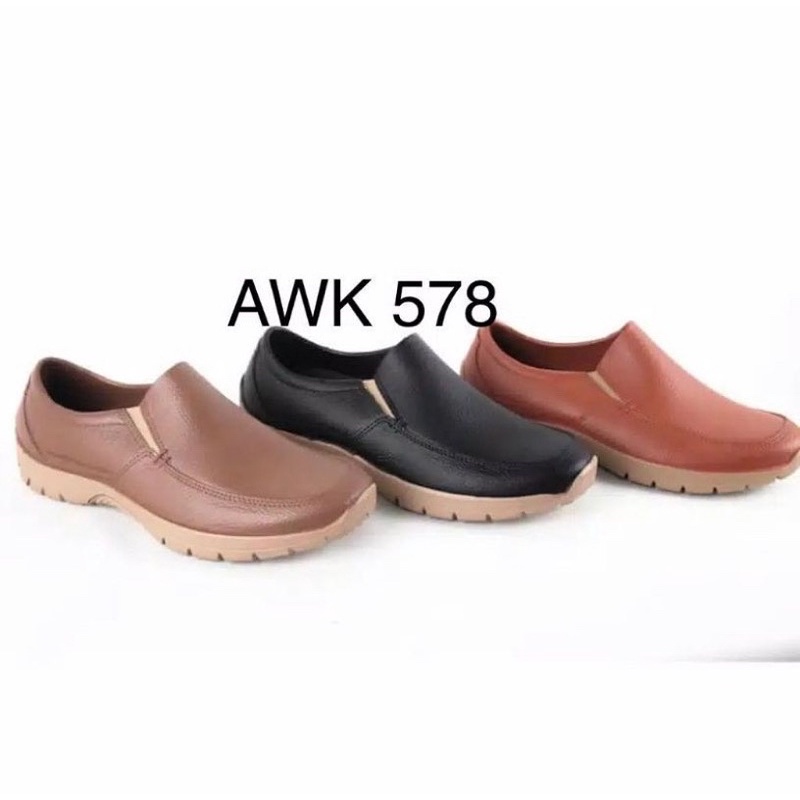 Sepatu Slip On Pria AWK 578 Karet Pantofel Formal Trendy