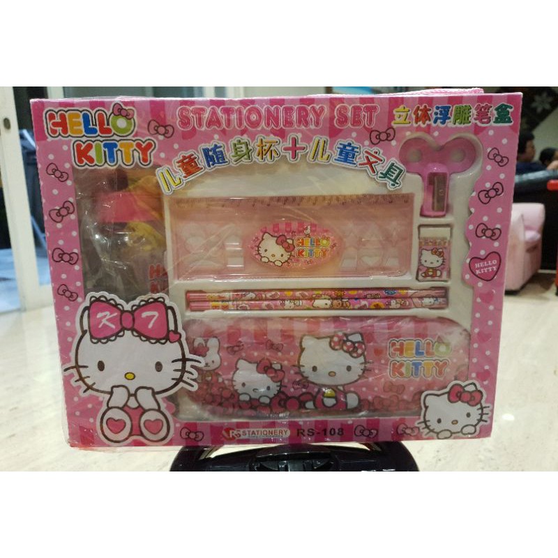 

hello kitty stationery