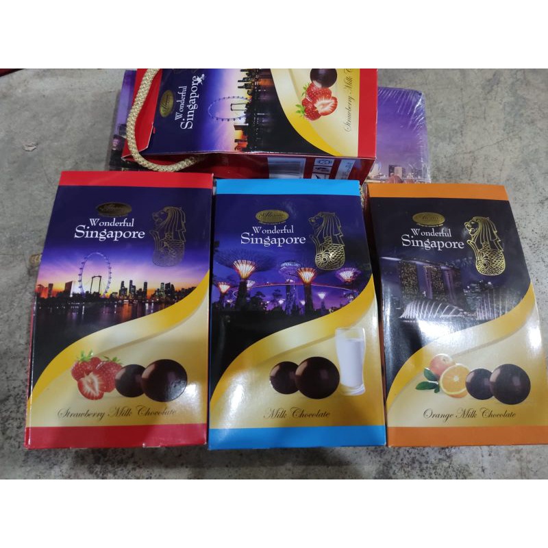 HALAL ADA LOGO MUI ALESSIO CHOCOLATO COKLAT COKELAT CHOCOLATE original IMPORT SINGAPORE SPORE SG WON