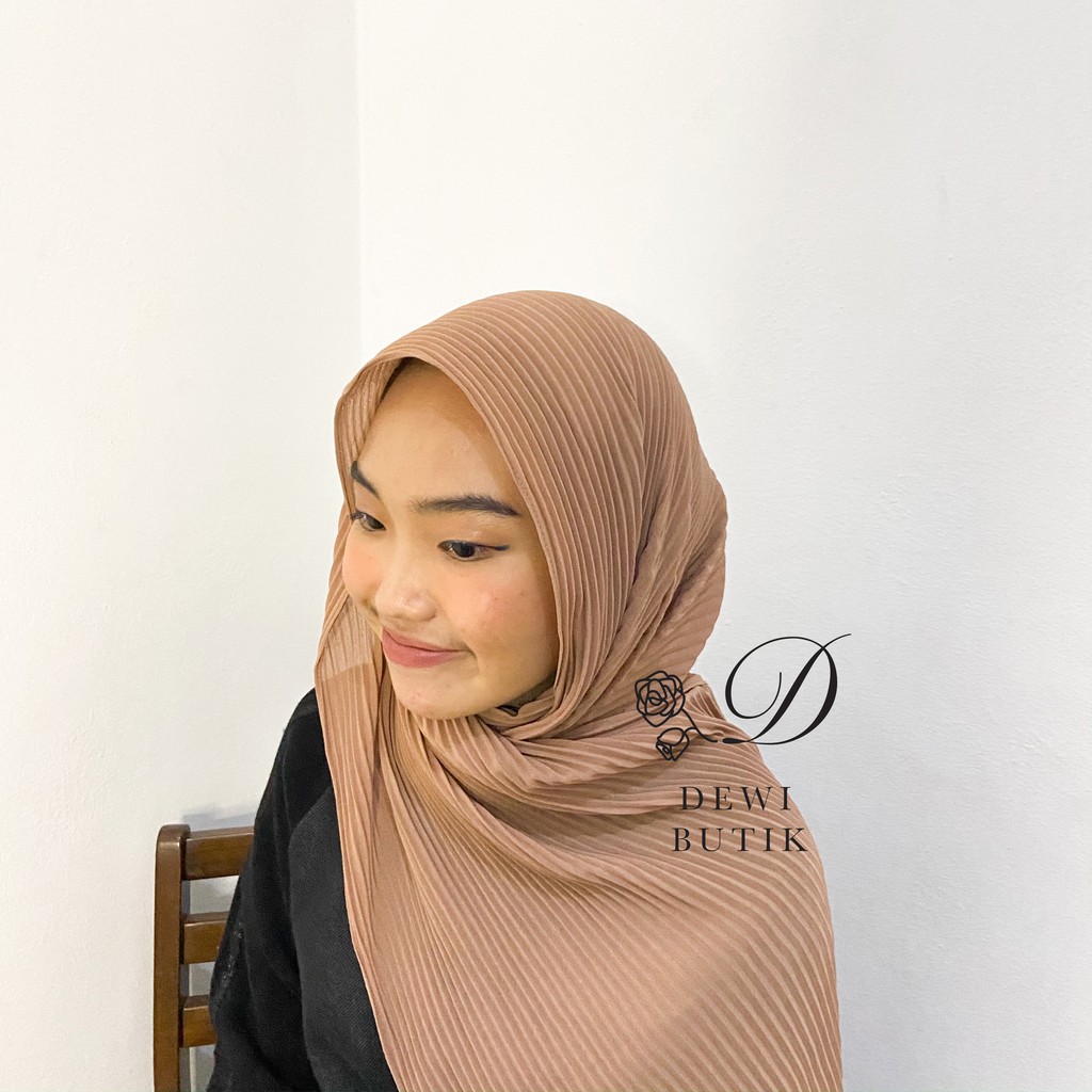 Pashmina Plisket Milo Cream Hijab Kerudung by Dewi Butik