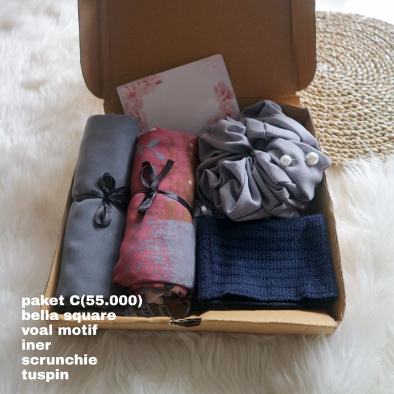 

PAKET GIFT BOX HIJAB