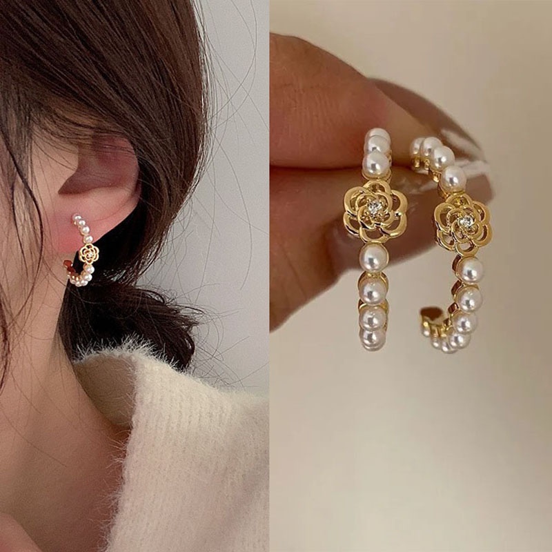 Anting Tusuk Bentuk Bunga Kamelia Hollow Hias Mutiara Imitasi Gaya Perancisretrosimple Untuk Wanita