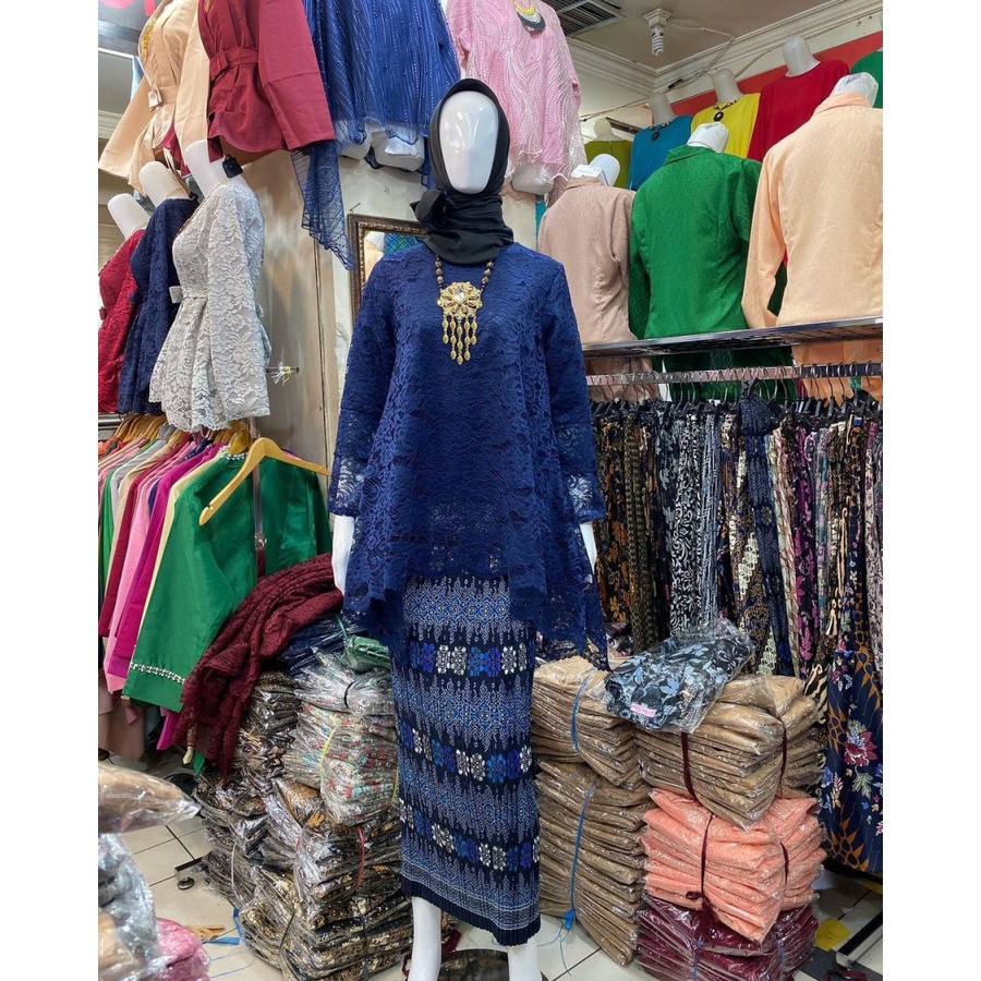 Setelan Kebaya Rinjani dan Rok Plisket / Kebaya Brukat RINJANI JUMBO/ Kebaya Modern / Set Kebaya Bianca / Batik Wanita / Kebaya Brokat / Fashion Wanita