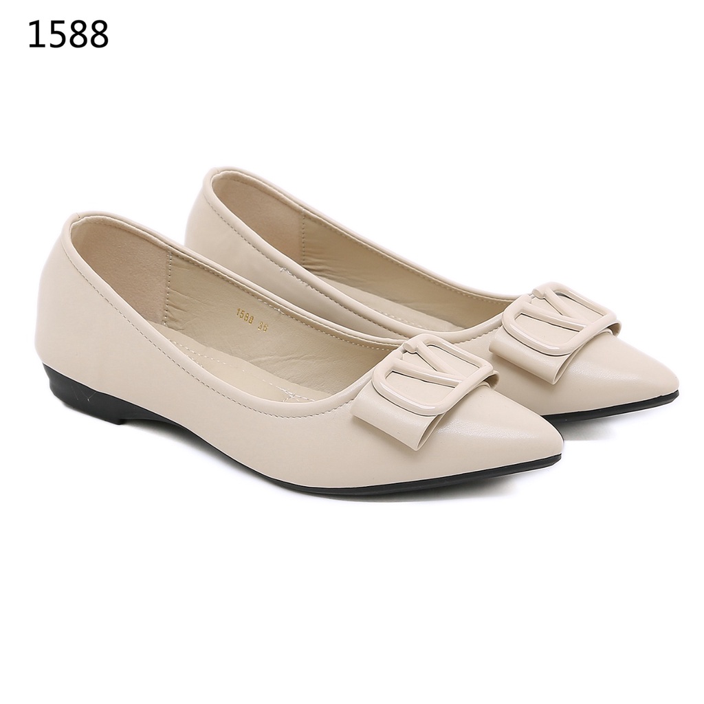 V VLOGO Buckle Shoes #1588