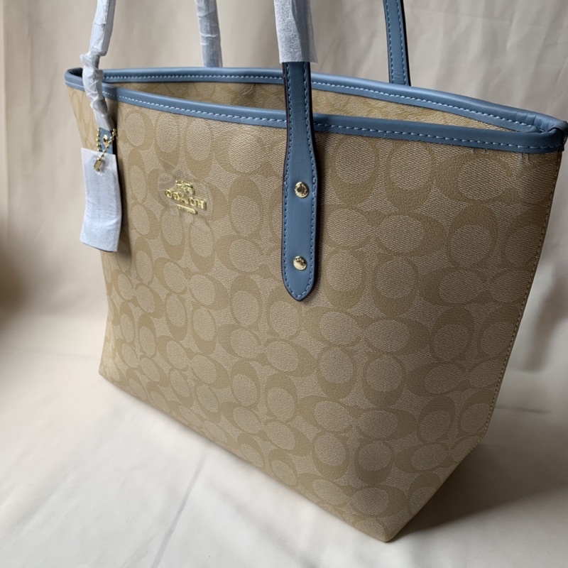 Coach City Zip Tote In Signature Canvas (C58292)