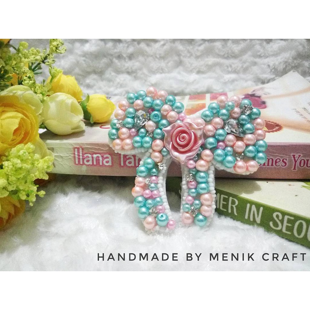 

Brooch Pita