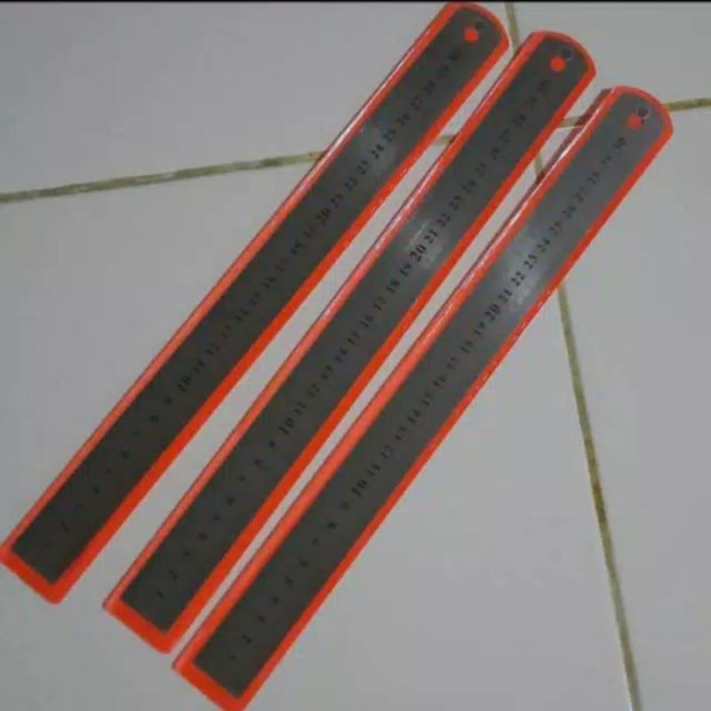 

Penggaris besi stainless steel 30cm