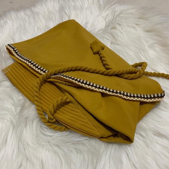 Jilbab Bergo Instan Maryam Renda Tali Kepang-Mustard