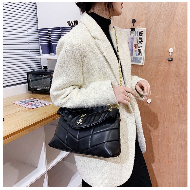 MV_Marvelouz MV602001 Tas SELEMPANG Rantai Elegant Wanita Import Kekinian 1kg bisa 2 tas supplier tas import LT2001 CR7782
